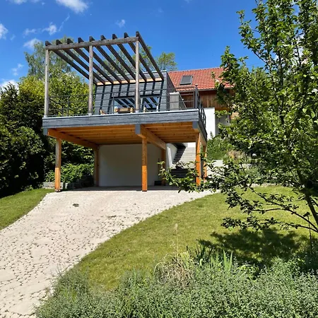 Holiday home Charmantes Haus Im Gruenen Mit Terrasse Und Carport