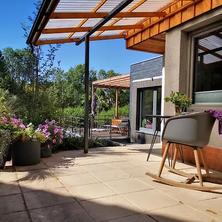 Charmantes Haus Im Gruenen Mit Terrasse Und Carport Erfurt